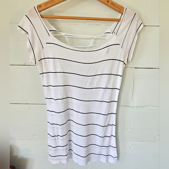 Michelle Women's Lg White W/ Black Stripes Fitted Scoop Neck Tee Cut Ladder Back - Picture 4 of 6